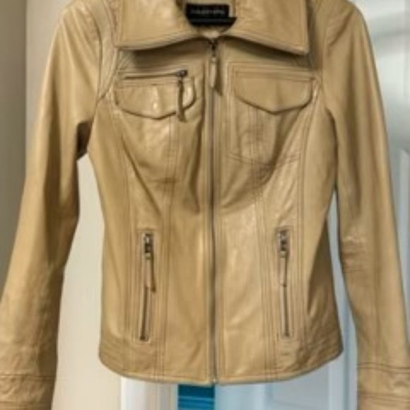 Leather jacket - Picture 1 of 2